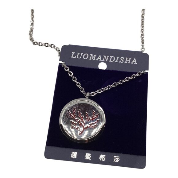 Aromatherapy Essential Oil Diffuser Hollow Flower Locket Necklace With Felt Pads - Picture 6 of 9